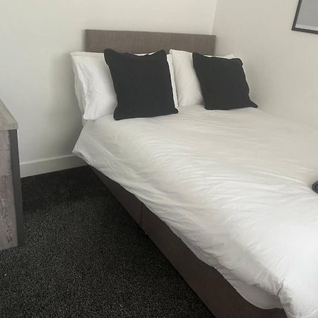Comfortable And Convenient 3 Bedroom House With Parking Handsworth Luaran gambar