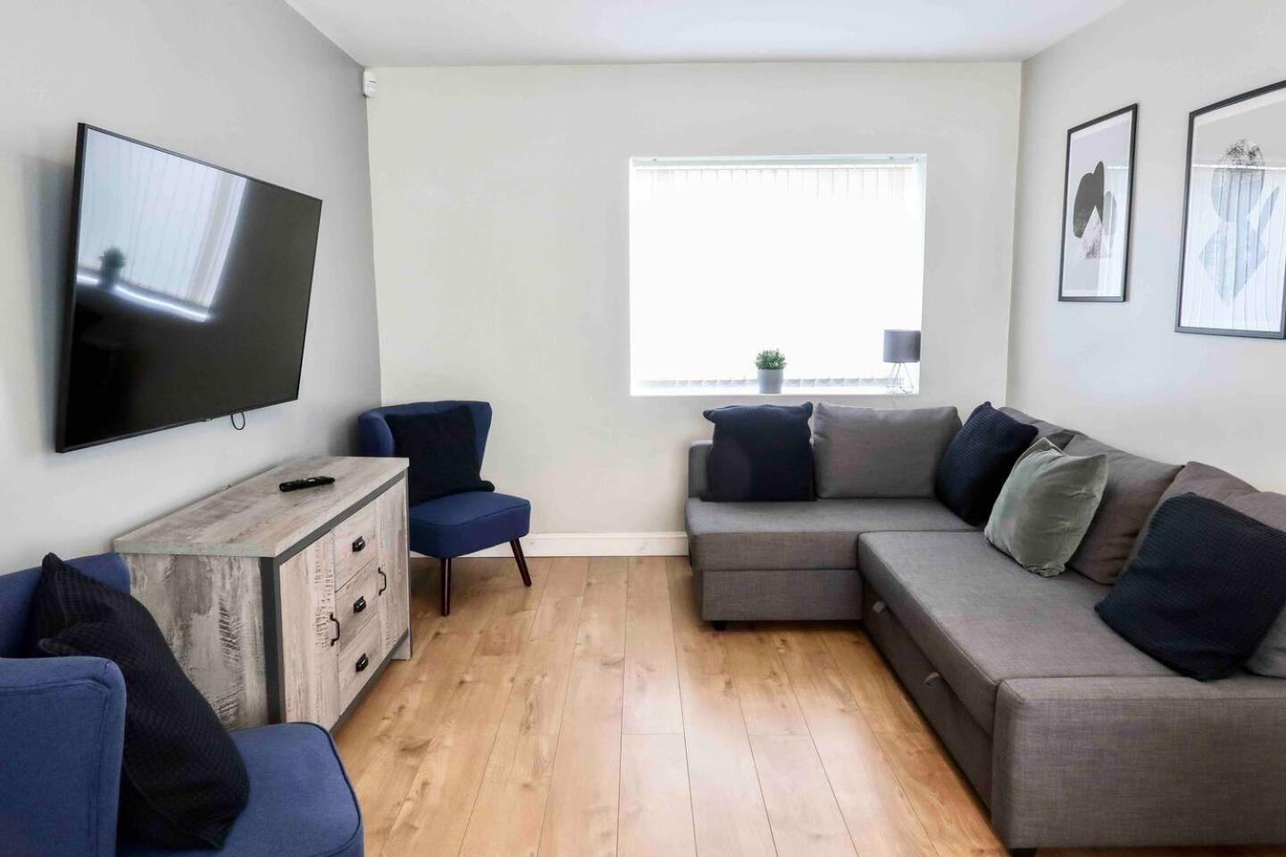Comfortable And Convenient 3 Bedroom House With Parking Handsworth Luaran gambar